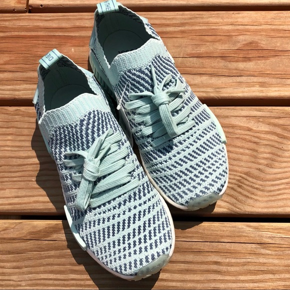Women’s Adidas NMD R1 Primeknit NWT - Picture 5 of 6